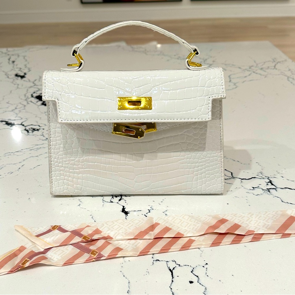 Small White Crocodile Texture Effect Mini Handbag - image 1